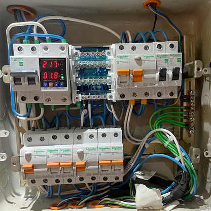 Protector de Voltaje Monofasico 140V-300V AC 63A EKVAP